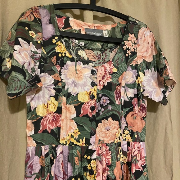 Vintage floral button up dress by Carol Anderson - Picture 2 of 3
